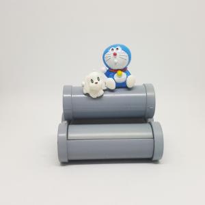 Doraemon-pho-tuong-than-khong-lo-Pero-san-bong---30k.jpg