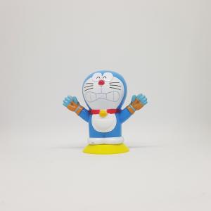 Doraemon-bao-boi-gang-tay-chuot-chui.jpg